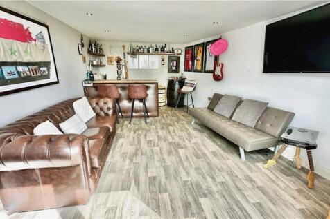 Bar/ Home Office
