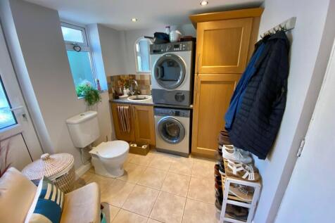 Cloakroom/Utility Ro