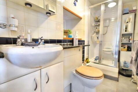 SHOWER ROOM/WC