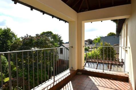 COVERED BALCONY