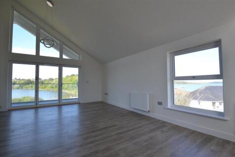 LIVING ROOM AREA