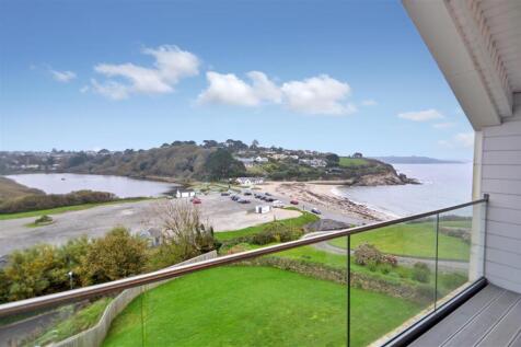 COVERED BALCONY