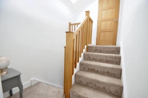 TOP FLOOR LANDING