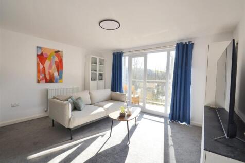 LIVING ROOM AREA