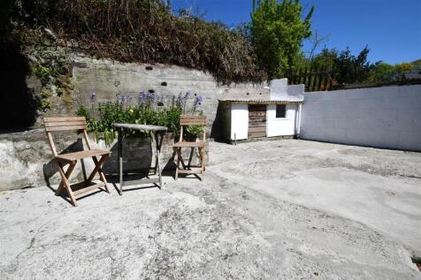 REAR COURTYARD