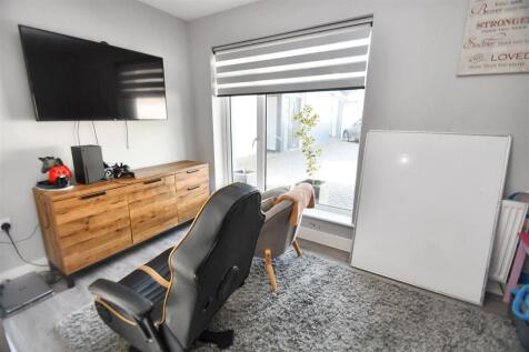 TV/PLAYROOM