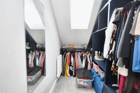 DRESSING ROOM