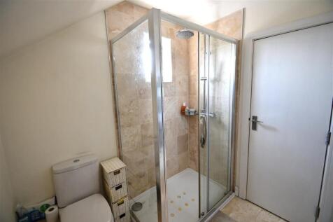 SHOWER ROOM/WC