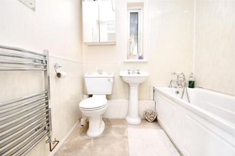 BATHROOM/WC