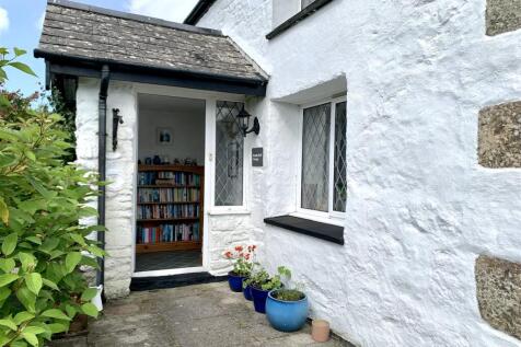 ENTRANCE PORCH