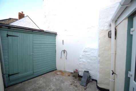 OUTBUILDING/SHED
