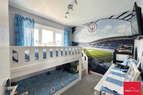 BEDROOM 2