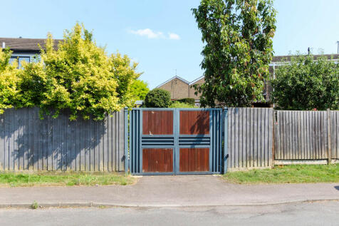 Electric Gate To ...