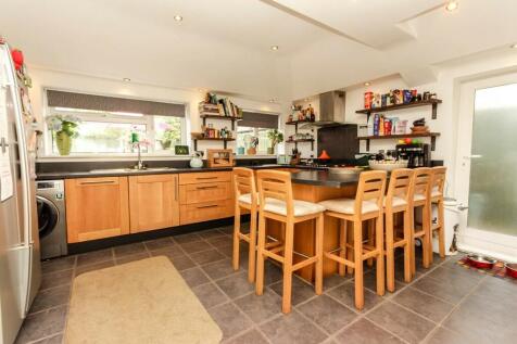 Kitchen/Breakfast...