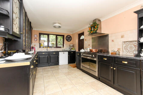Kitchen/Breakfast...