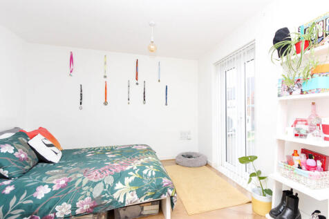 Lounge/Bedroom Fi...