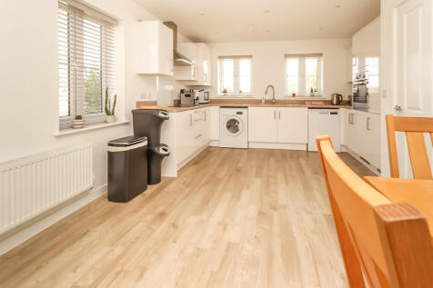 Kitchen/Dining Ro...