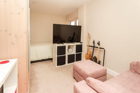 Family Room/Bedro...