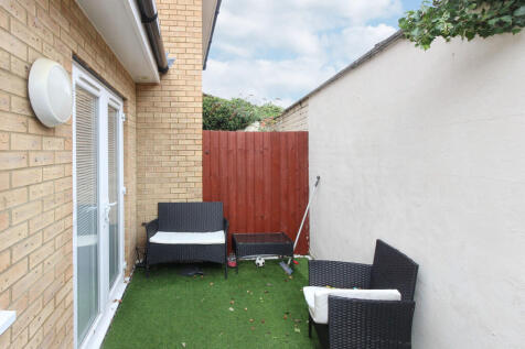 Court Yard Rear G...