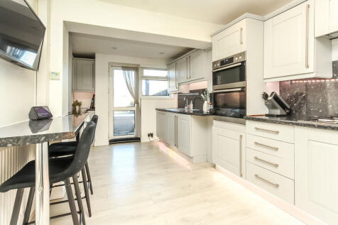 Kitchen/Breakfast...