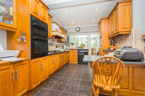 Kitchen/Breakfast...