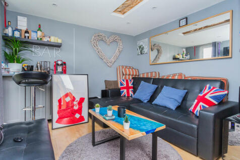 Games Room/Bedroo...
