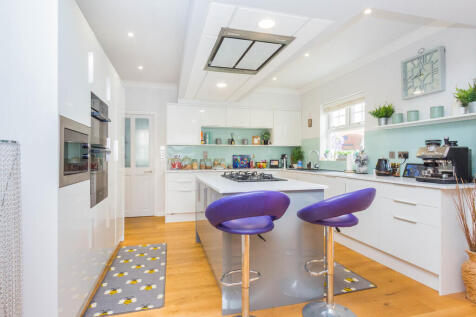 Kitchen/Breakfast...
