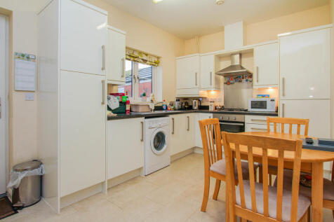 Kitchen/Breakfast...