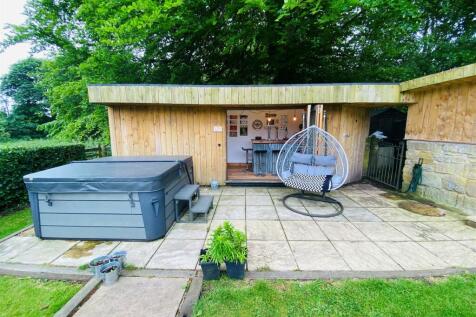 BAR &amp; SAUNA