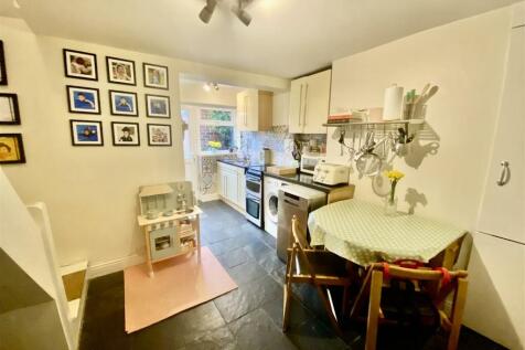 Kitchen/dining