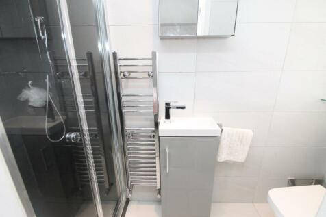 ENSUITE SHOWER ROOM