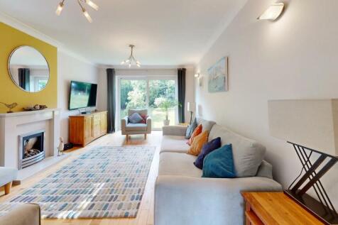 LivingRoom-ezgif.com-webp-to-jpg-converter.jpg