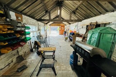Garage/ Workshop