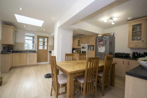 Kitchen/ Breakfast Room