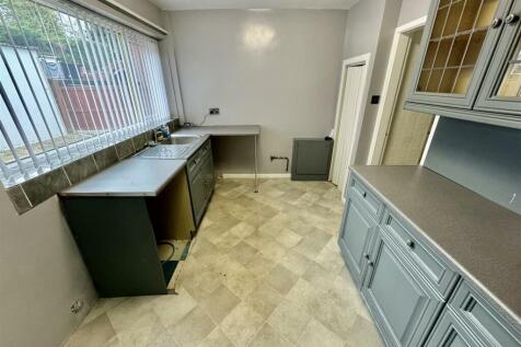 Kitchen/ Dining Room