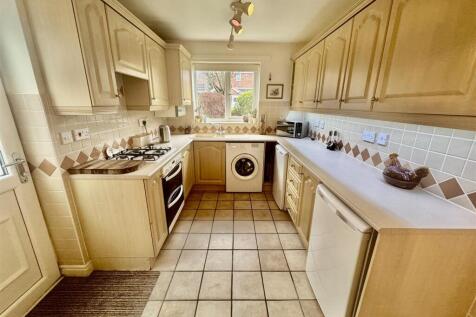 Kitchen/ Dining Room