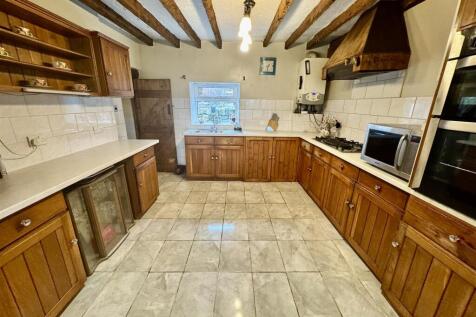 Kitchen/ Dining Room