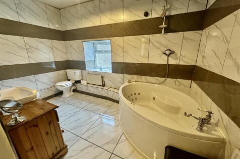 En suite Bathroom