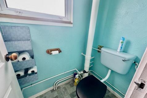 Sperate WC