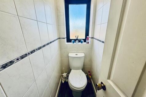 SEPARATE WC