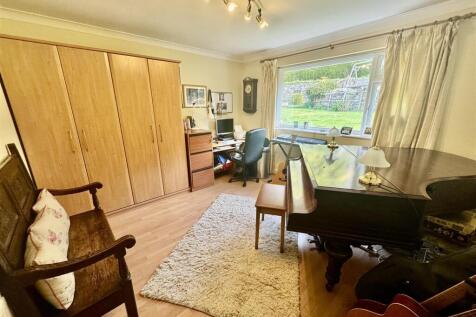 MUSIC ROOM/GROUNDFLOOR BEDROOM