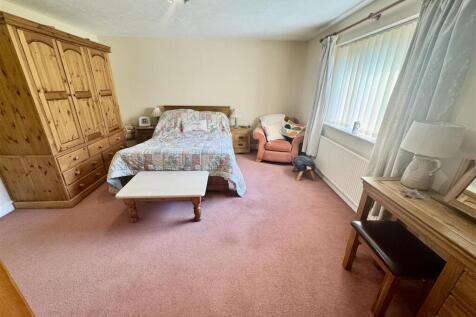 GROUND FLOOR GUEST BEDROOM (BEDROOM TWO)