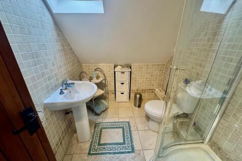 Ensuite shower room