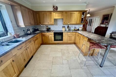 KITCHEN 4.jpg