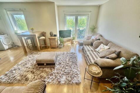 OPEN-PLAN LIVING, DINING AND KITCHEN