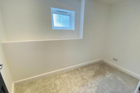 Study/ Walk in Wardrobe