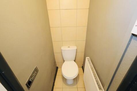 CLOAKROOM W/C