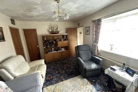Lounge 2.jpeg
