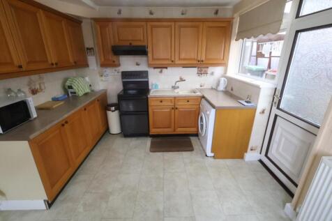Kitchen 2.JPG