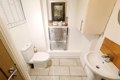 UTILITY/CLOAKROOM